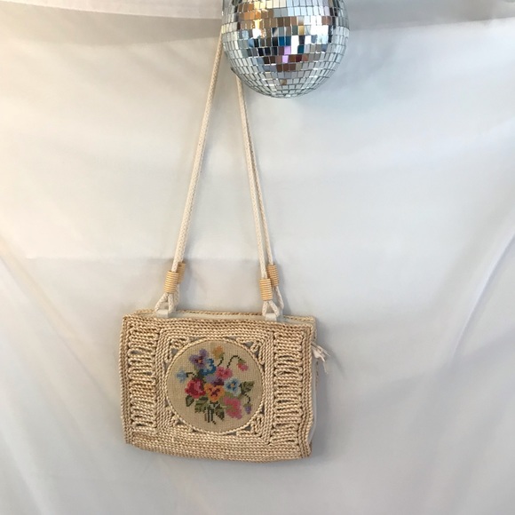 Vintage Handbags - Vintage Woven Straw Floral Cross Stitch Purse Bag